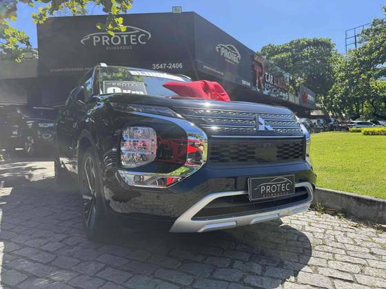 MITSUBISHI OUTLANDER 2.4 PHEV SIGNATURE S-AWC DHT MITSUBISHI OUTLANDER 2.4 PHEV SIGNATURE S-AWC DHT